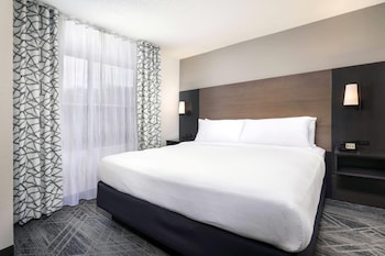 Room, 1 King Bed, Mobility Accessible, Non Smoking (Roll-In Shower)