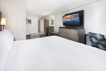 Studio Suite, 1 King Bed, Non Smoking