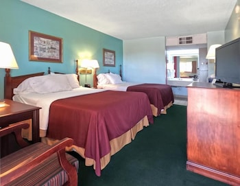2 Queen Beds Non Smoking