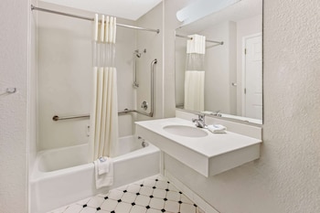 Deluxe Room, 1 King Bed, Non Smoking
