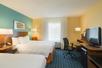Suite, 2 Queen Beds, Non Smoking (with Sofabed)
