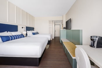 Standard Room, 2 Queen Beds, Oceanfront
