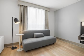 Standard Room, 2 Queen Beds, Refrigerator & Microwave, Ground Floor (Pet Friendly)