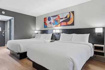 Standard Room, 2 Queen Beds, Non Smoking, Refrigerator & Microwave (Pet Friendly)