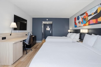 Standard Room, 2 Queen Beds, Refrigerator & Microwave, Ground Floor (Pet Friendly)
