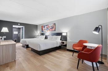 Suite, 2 Queen Beds, Non Smoking, Refrigerator & Microwave (Pet Friendly)