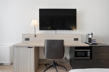 Standard Room, 2 Queen Beds, Accessible, Refrigerator & Microwave (Pet Friendly)