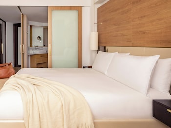 Red Level Supreme Room Panoramic Views