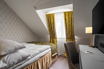 Standard Room, 1 Queen Bed, Non Smoking