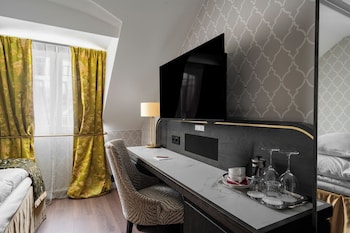 Standard Room, 1 Queen Bed, Non Smoking