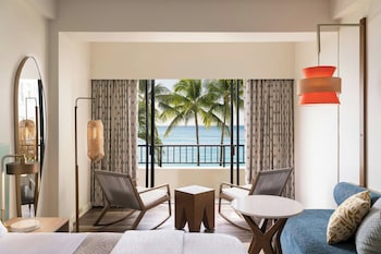 Diamond Oceanfront, 2 Queen, Newly Renovated