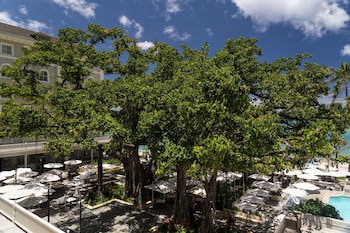 Banyan Deluxe City View King, Newly Renovated