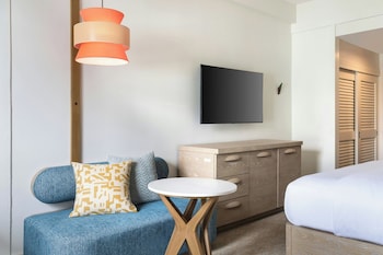 Diamond Oceanfront, 2 Queen, Newly Renovated