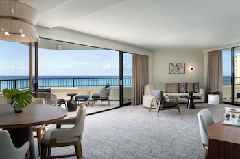 Tower Oceanfront Suite, 1 Bedroom, 1 King, Newly Renovated, Balcony