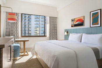 Surfrider City View, 1 King or 1 Queen, Newly Renovated