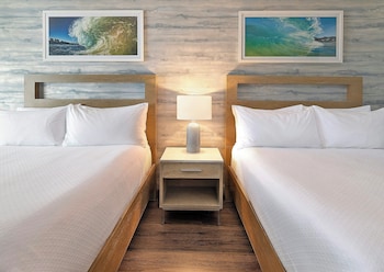 Room, 2 Queen Beds, Partial Ocean View