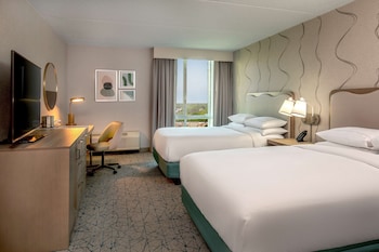 Room, 2 Queen Beds (Larger Room)
