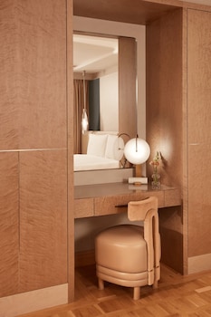 Claridge's Room