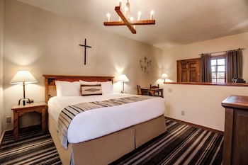 Standard Room, 1 King Bed (Santos Room with 1 King Bed)