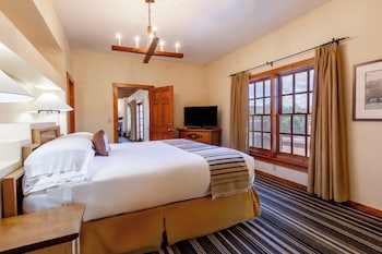 Executive Suite, Multiple Beds (Two Bedroom Presidential Suite)