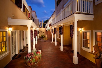 Suite, 1 King Bed, Fireplace (Jr. Fireplace Suite with 1 King Bed)