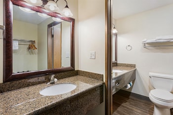 Family Suite, Multiple Beds, Non Smoking, Refrigerator & Microwave
