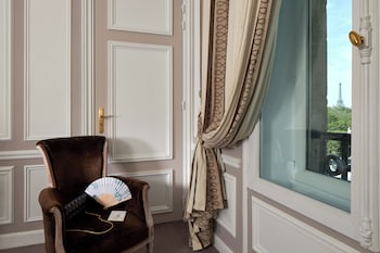 Room (Paris Eiffel Tower)