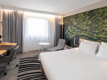 Executive Room, 1 Queen Bed with Sofa bed