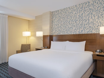 Room, 1 King Bed, Hearing Accessible