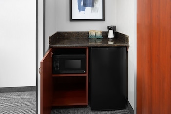 Room, 1 Queen Bed, Hearing Accessible (Accessible Bathtub)