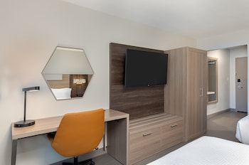 Standard Room, 1 King Bed