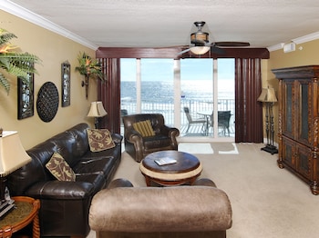 Condo, 2 Bedrooms, 2 Bathrooms, Sea Facing