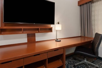 Deluxe Room, 1 King Bed, Accessible, Non Smoking