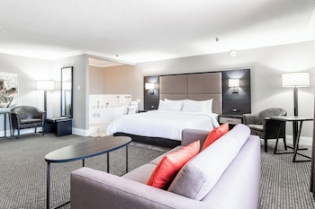 Junior Suite, 1 King Bed, Jetted Tub