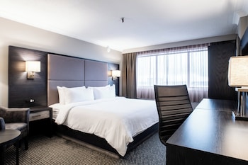 Premium Room, 1 King Bed with Sofa bed (High Floor)