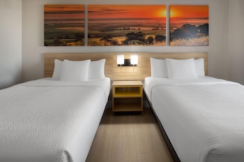 Room, 2 Queen Beds, Non Smoking