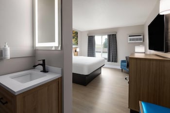 Room, 1 King Bed, Non Smoking