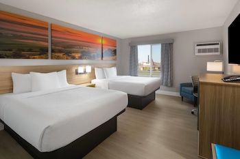 Room, 2 Queen Beds, Non Smoking