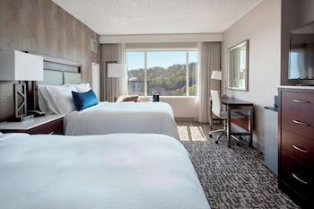 Room, 2 Double Beds (Mobility Accessible, Tub)