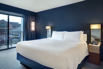 Room, 1 King Bed (Mobility/Hearing Accessible, Tub)