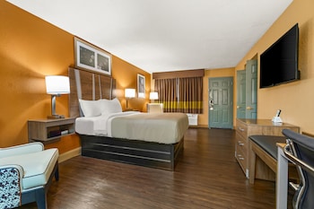Suite, 1 King Bed, Non Smoking, Jetted Tub