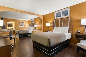 Suite, 1 King Bed, Non Smoking (Upgrade)