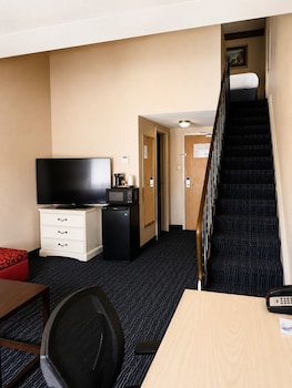 Loft, 1 Queen Bed, Non Smoking (One-Bedroom Loft Suite)