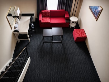 Loft, 1 Queen Bed, Non Smoking (One-Bedroom Loft Suite)