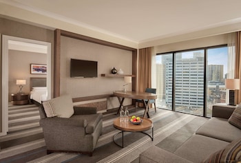 Suite, 1 King Bed (Regency)