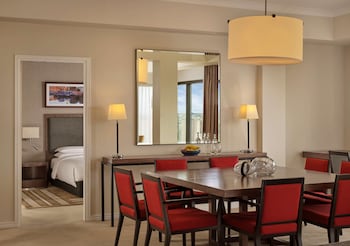 Executive Suite, Club Lounge Access, Executive Level