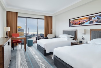 Room, 2 Twin Beds, Canal View