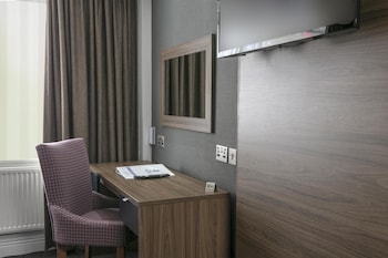 Superior Room, 1 King Bed, Non Smoking (Converts to 2 Twin Beds)