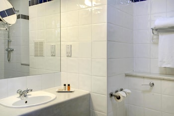 Superior Room, 1 King Bed, Non Smoking (Converts to 2 Twin Beds)
