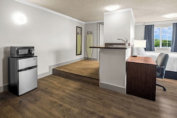 Studio Suite, Multiple Beds, Non Smoking